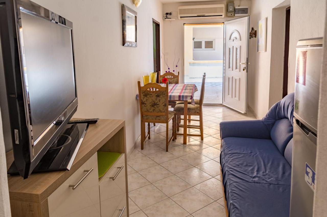 Pag Marina Rooms & Apartment Exterior photo